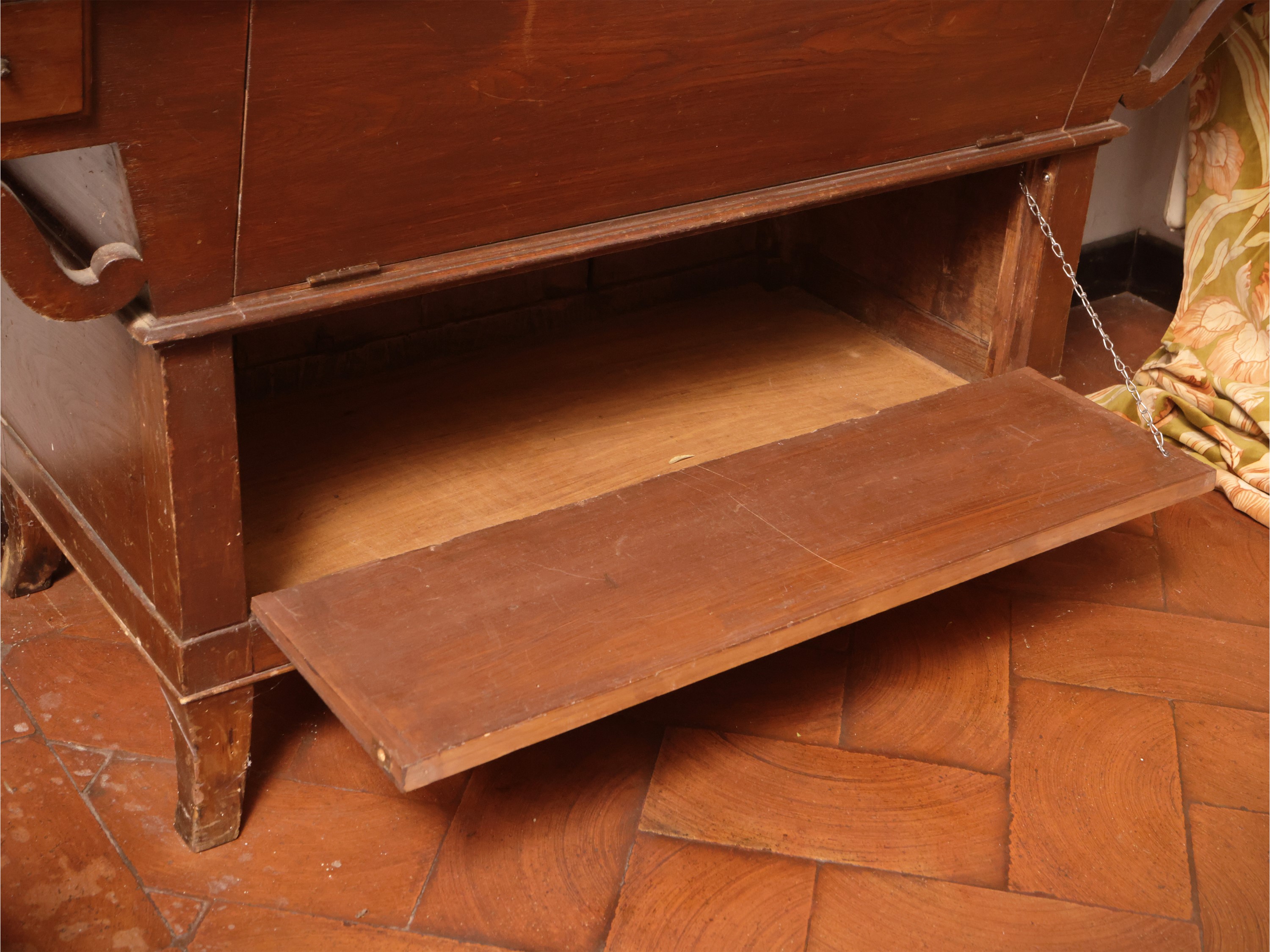 Credenza a madia rustica, legno tenero, XIX/XX secolo