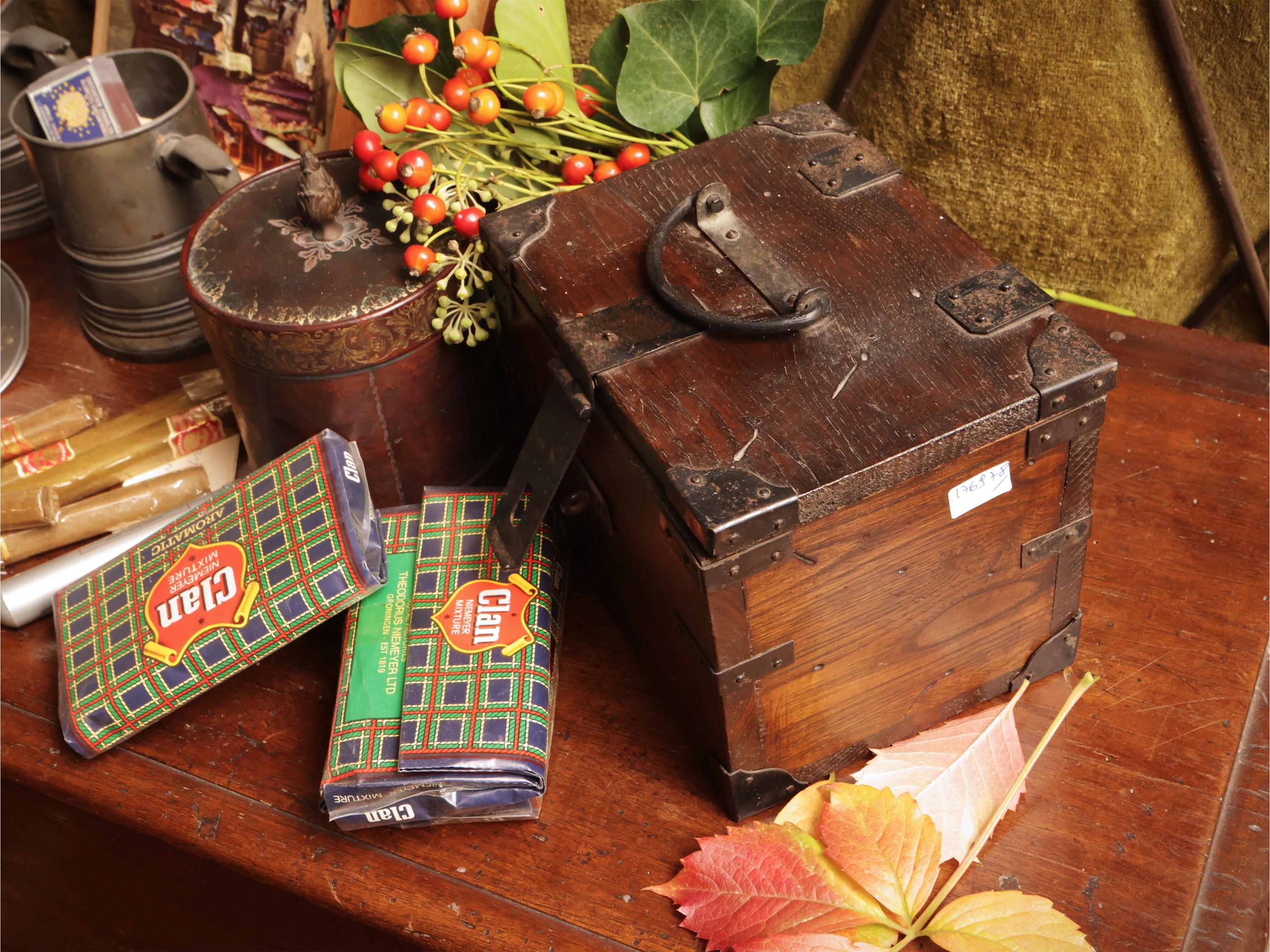 Assortimento per fumatori, diverse qualità di sigari e curiosità