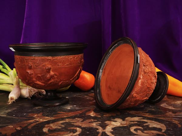 Two cups of archaeological terracotta archaeological taste