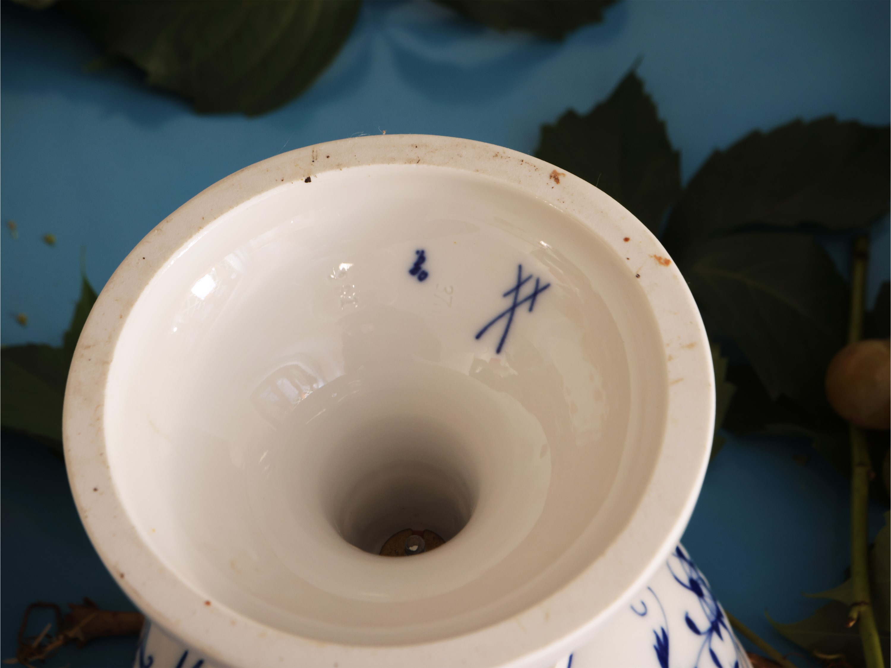 Servizio da caffè e tè in porcellana Blu Danube, decorato con motivo del fiore di cipolla in mono...