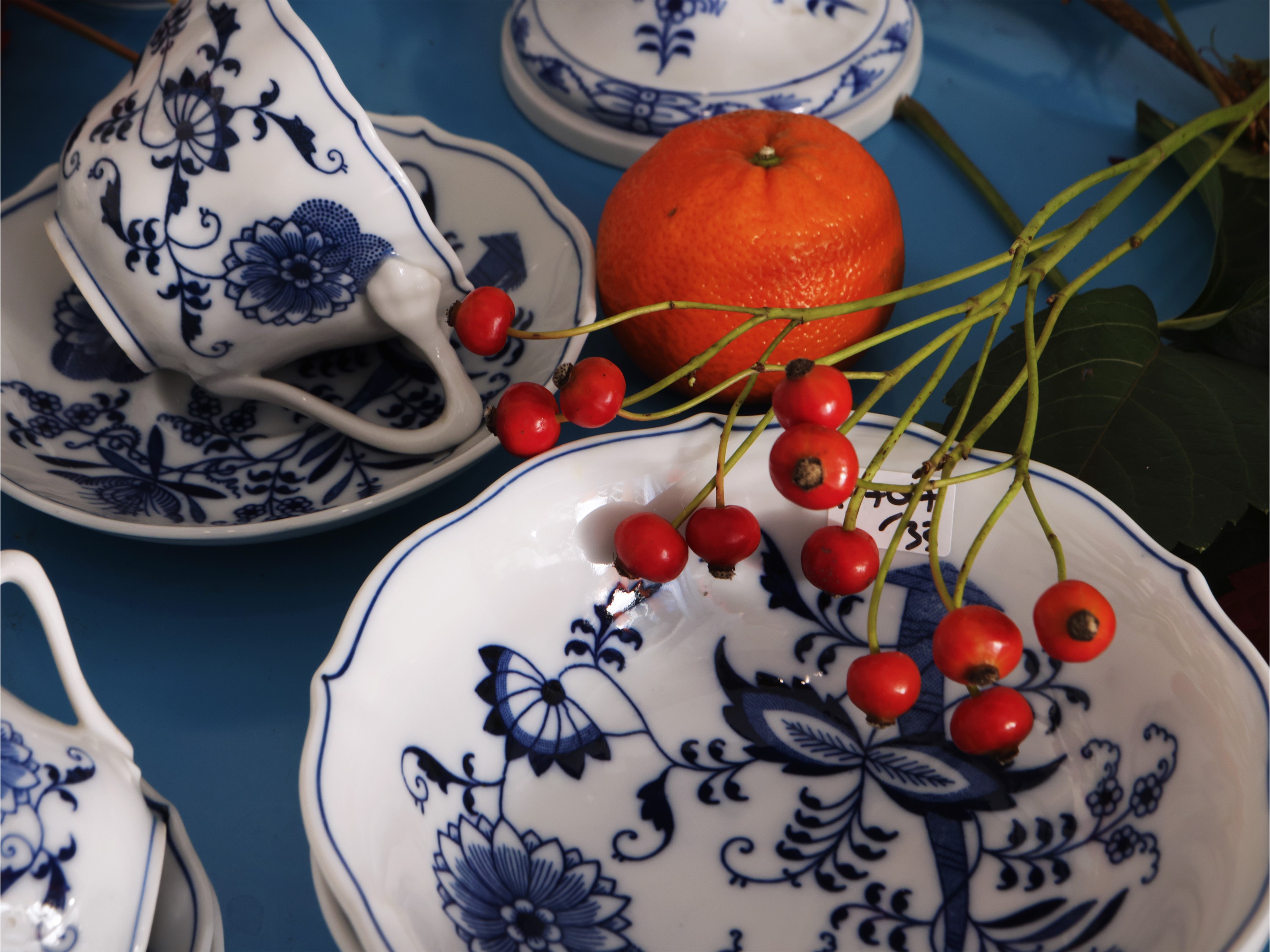 Servizio da caffè e tè in porcellana Blu Danube, decorato con motivo del fiore di cipolla in mono...