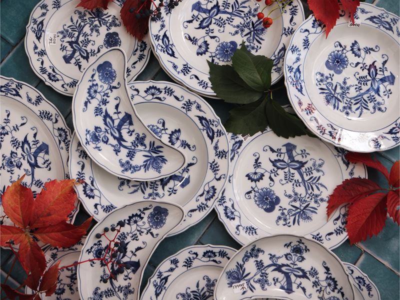 Servizio di piatti in porcellana Blu Danube, decorato con motivo del fiore di cipolla