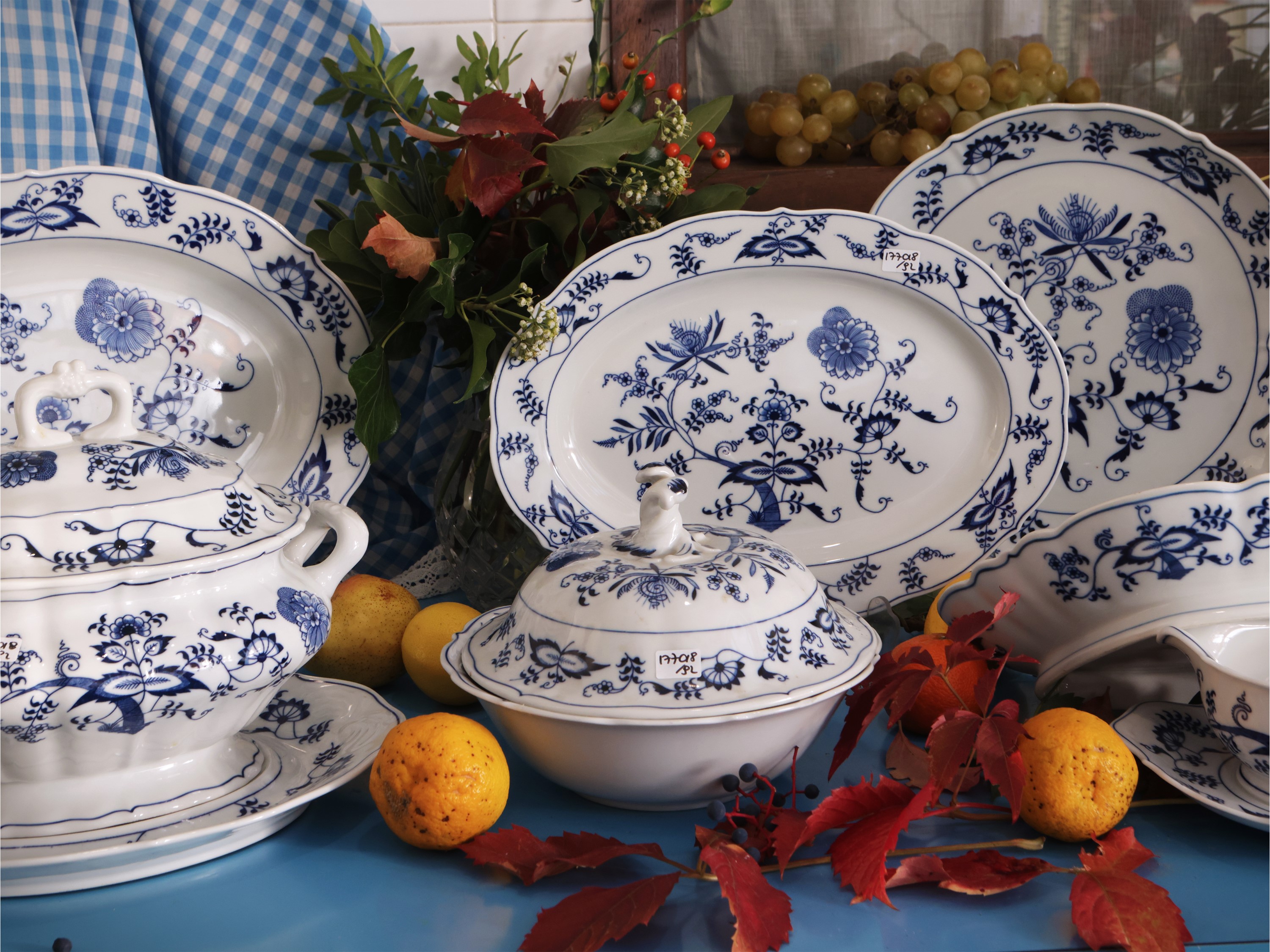 Servizio di piatti in porcellana Blu Danube, decorato con motivo del fiore di cipolla