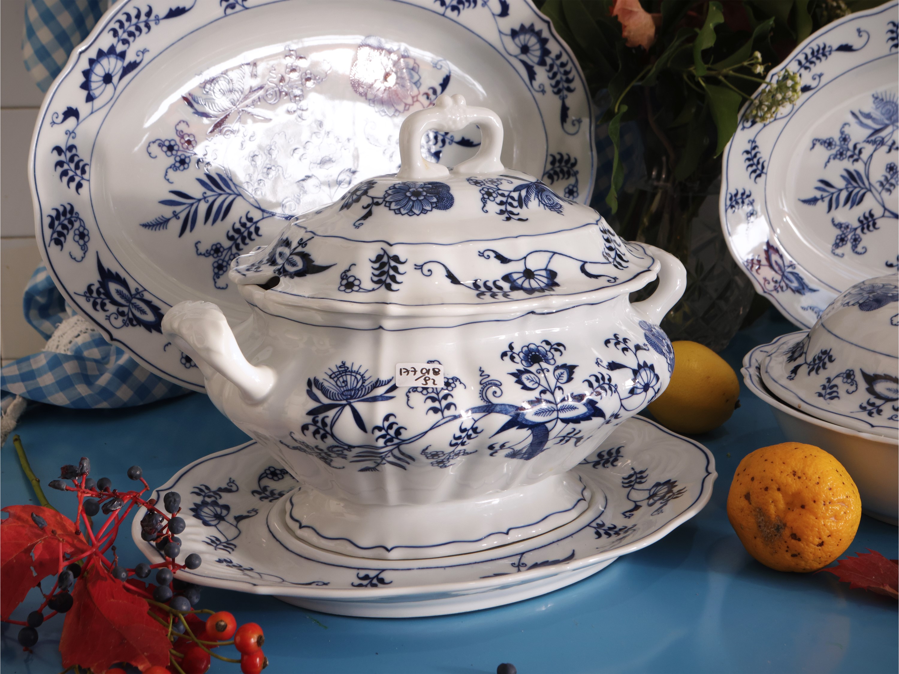 Servizio di piatti in porcellana Blu Danube, decorato con motivo del fiore di cipolla