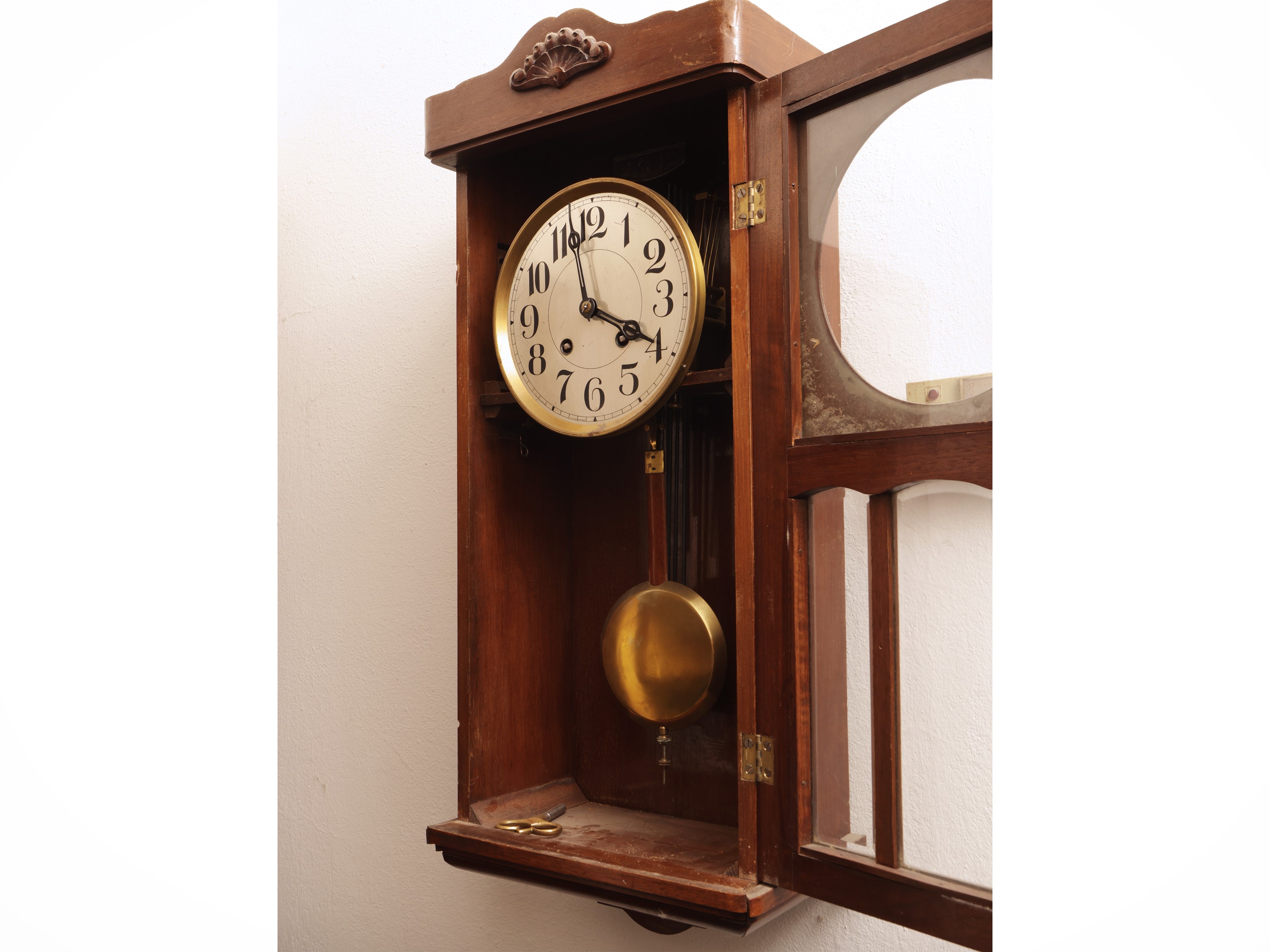 Orologio a pendolo in satinwood, prima metà del XX secolo