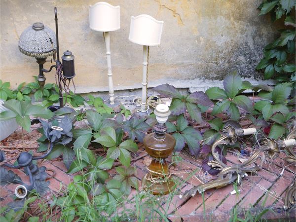 Miscellaneous lighting accessories