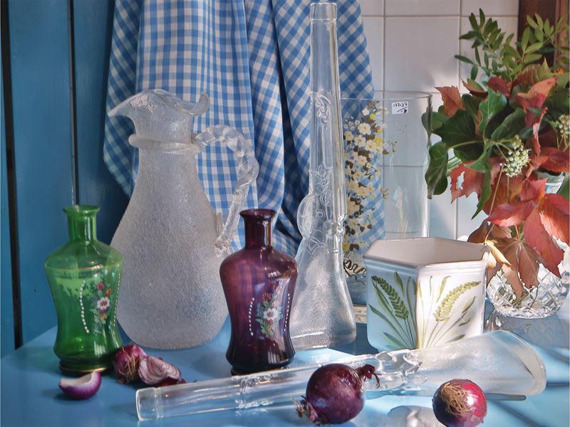 Lotto di vasi da fiori in vetro e ceramica, dimensioni variabili