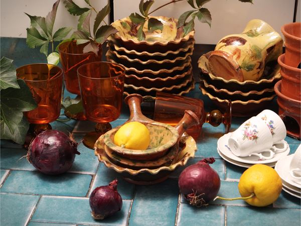 Miscellanea di accessori per la tavola