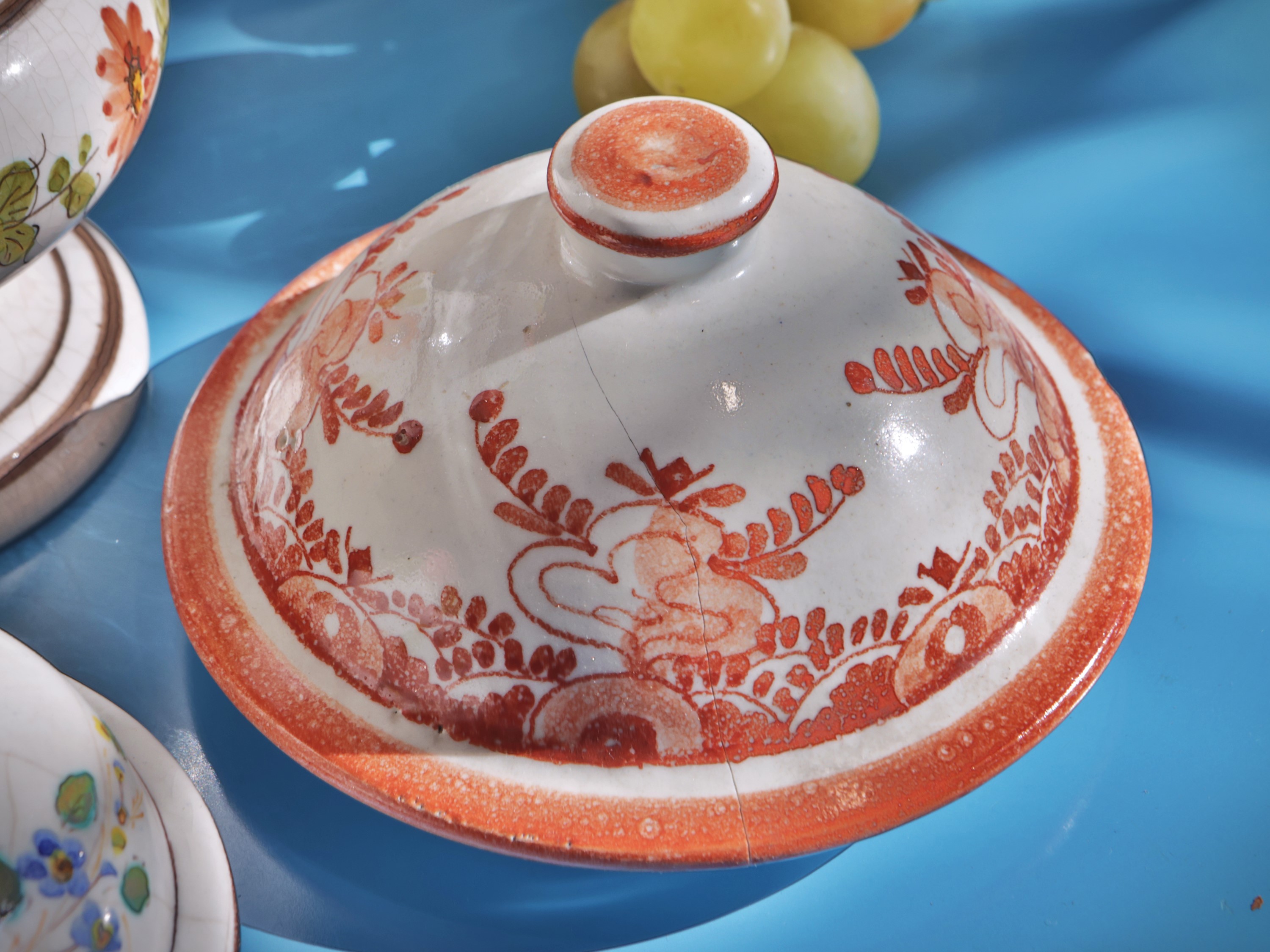 Coppia di albarelli da farmacia in maiolica, ceramica di Bassano e altri, h 22-35 cm