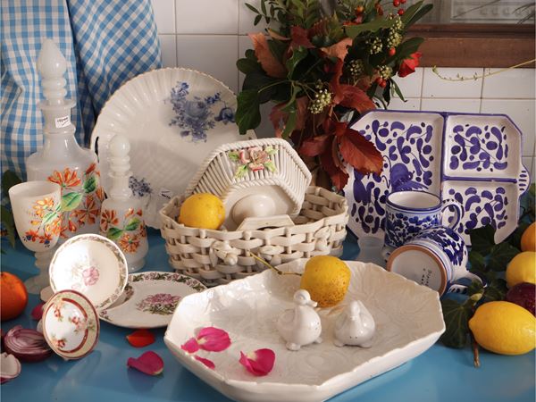 Assortimento di accessori per la tavola