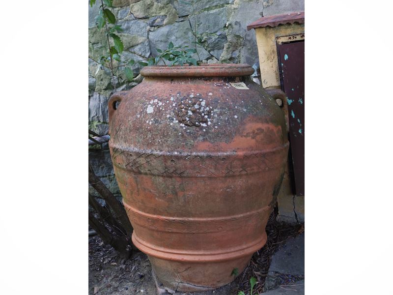 Orcio in terracotta d'epoca, decorato con rosoni