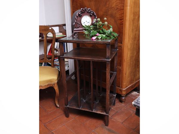 Magazine table