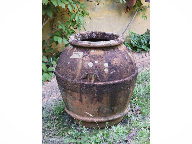 Due orci in terracotta, epoca sconosciuta