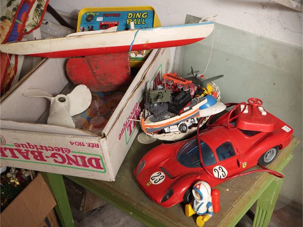 Lot of vintage toys