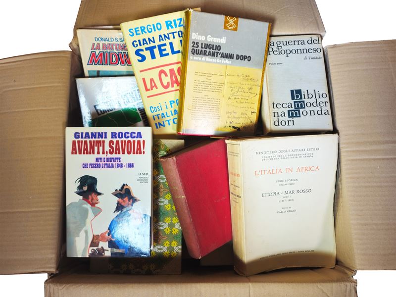 Grande miscellanea di libri moderni di argomento storico