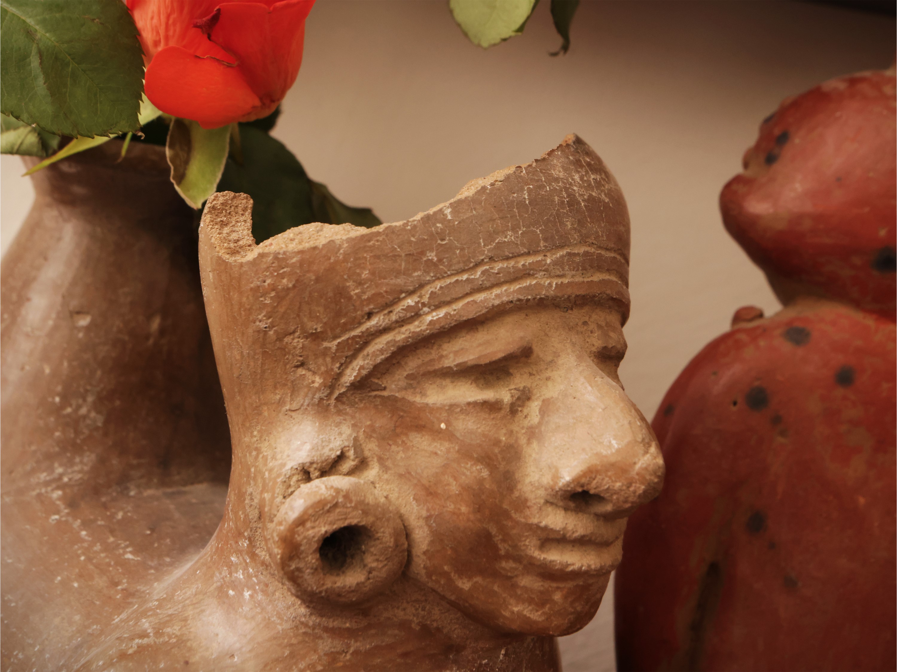 Collezione di figure precolombiane, terracotta e pietra, Perù