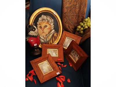Collezione animalier, composta da ceramica smaltata, dipinto a olio e stampe