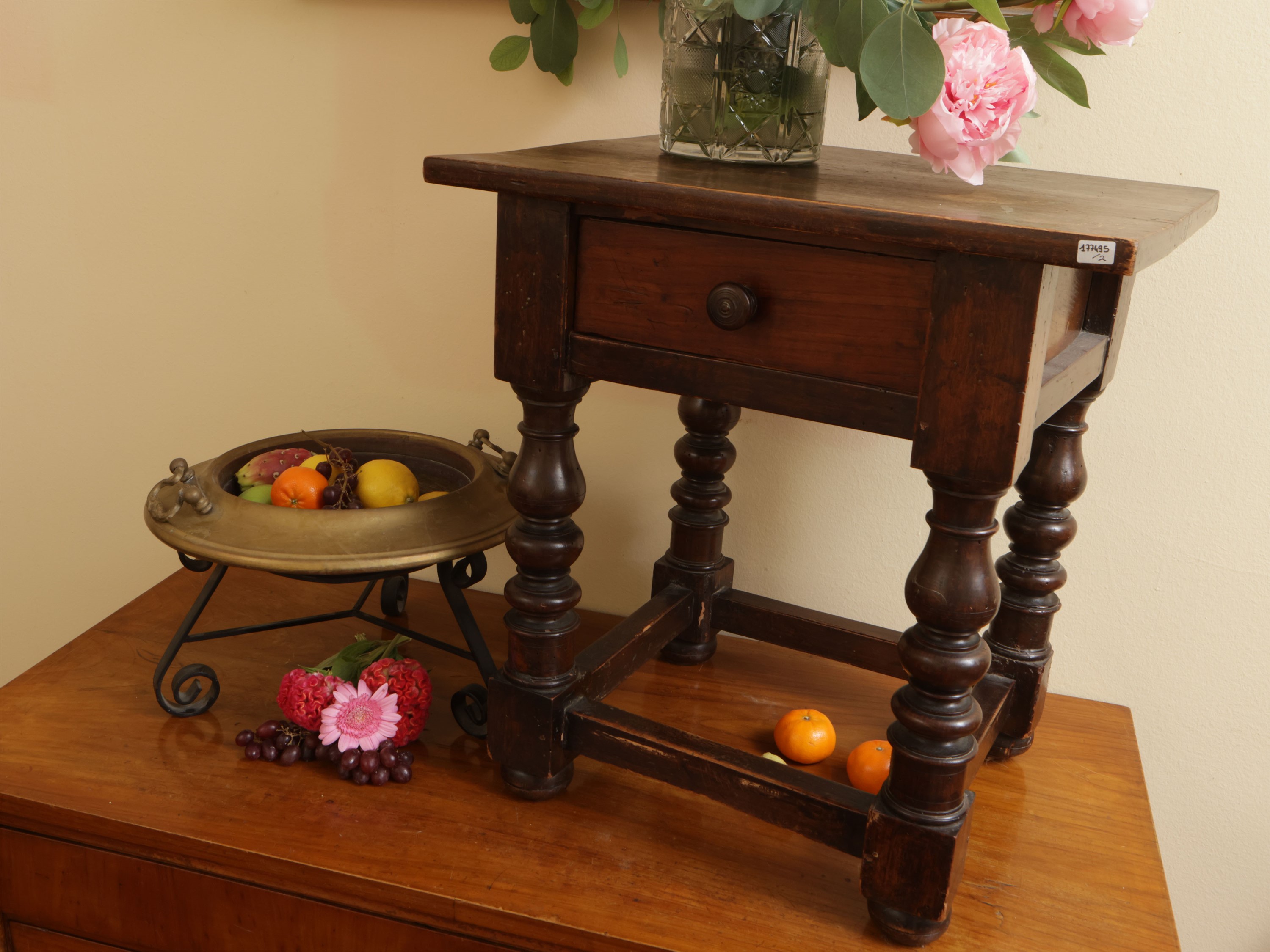 Due Complementi di Arredo D'epoca