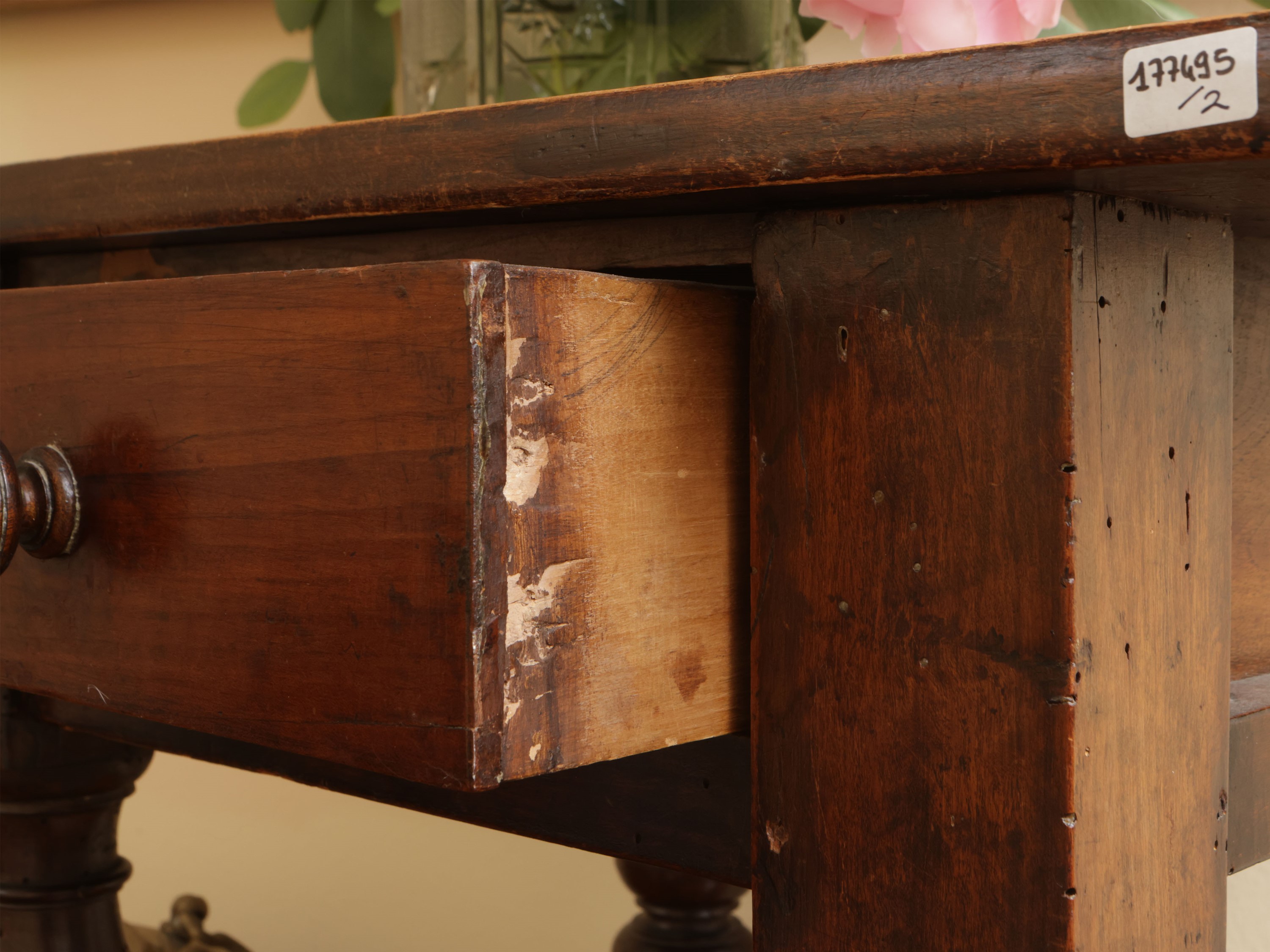 Due Complementi di Arredo D'epoca