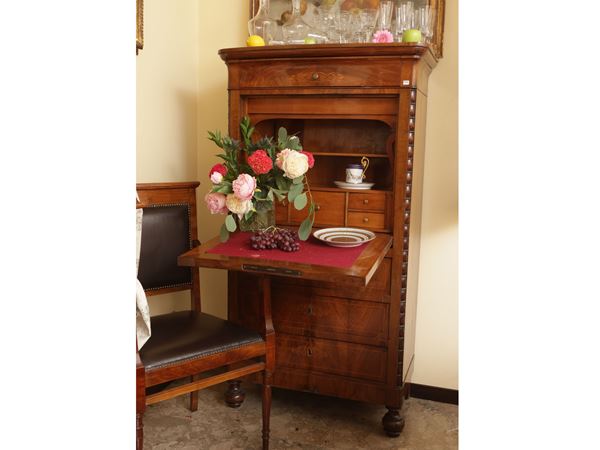 Secretaire veneered in walnut feather