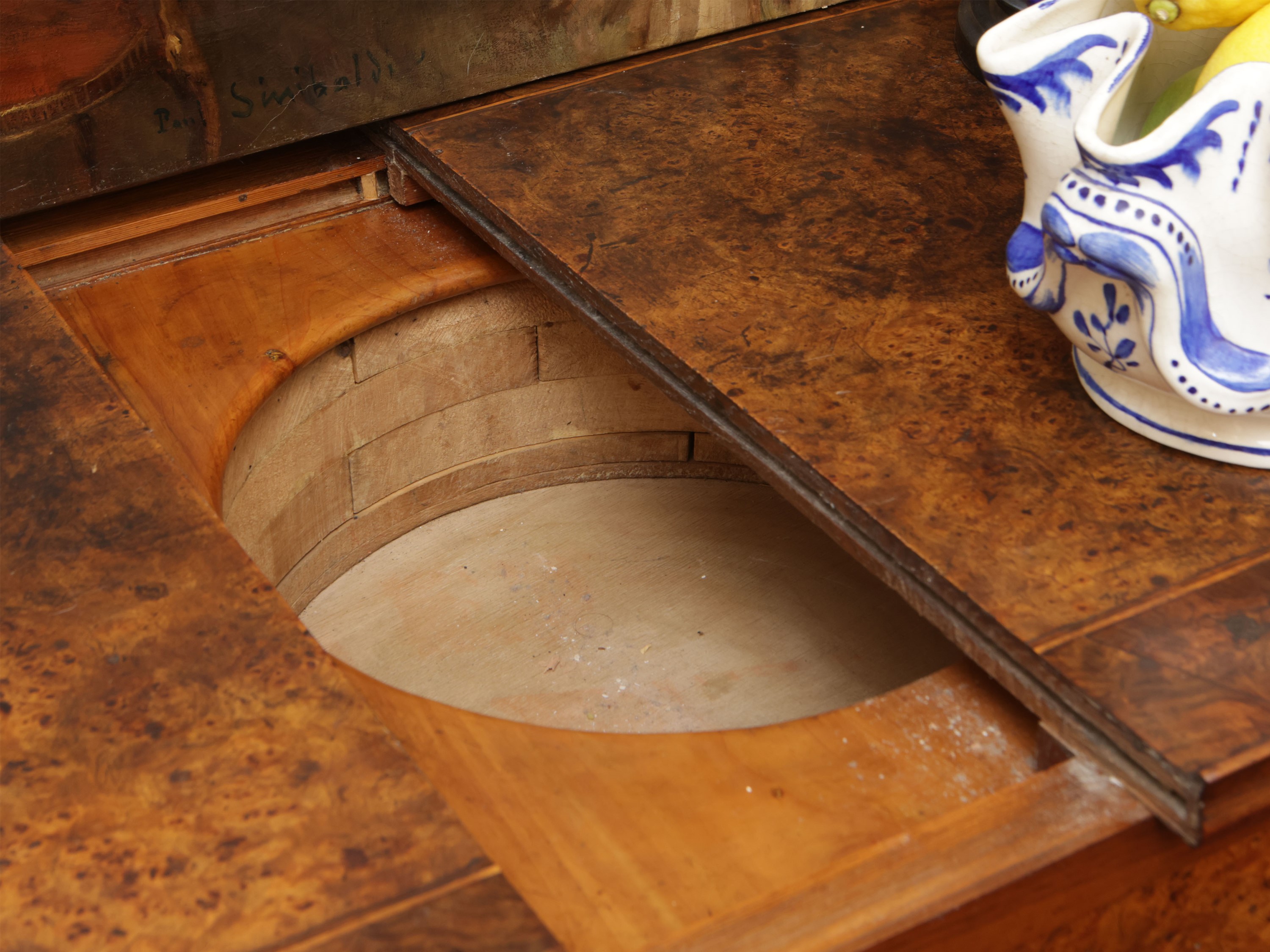 Tavolino Toilette Impiallacciato in Noce