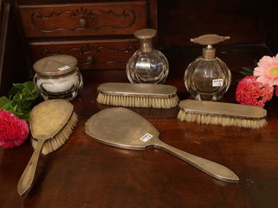 Lotto di Accessori da Toilette in Argento