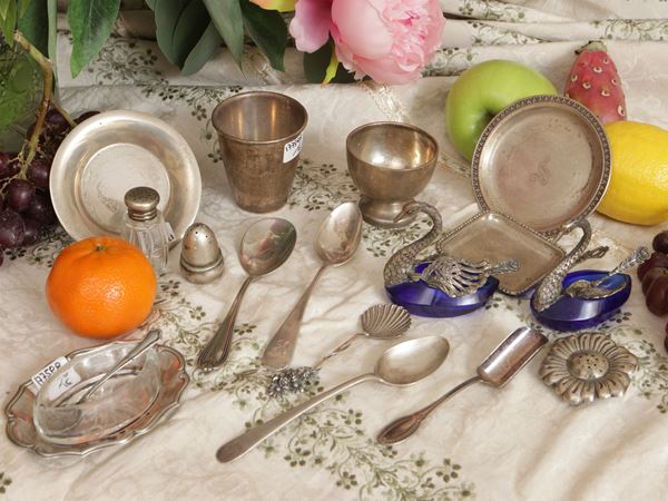 Miscellanea di accessori in argento