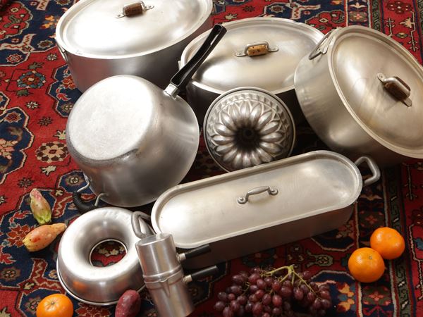 Assortment of aluminum pots and tagami