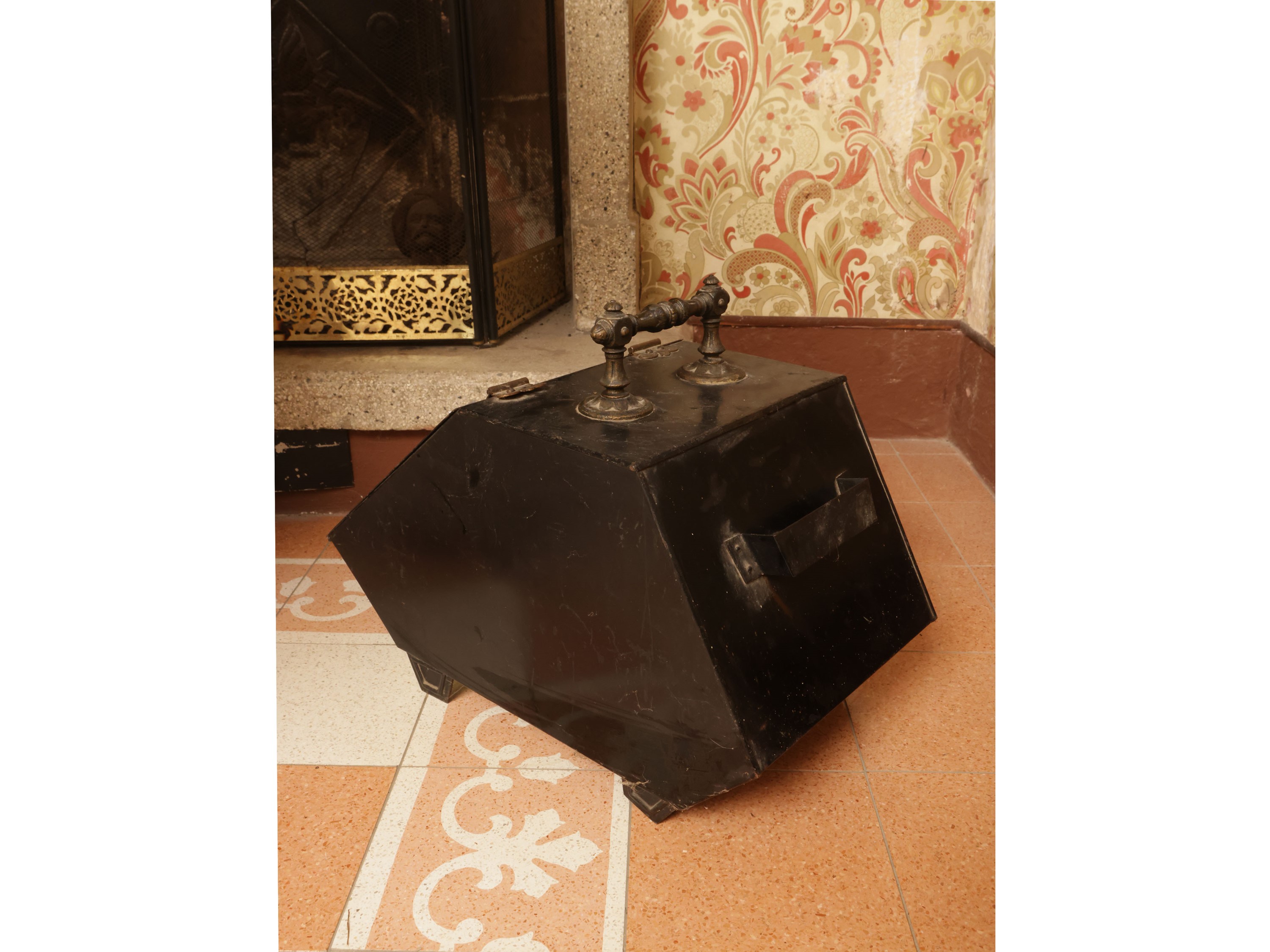 Porta Carbone in Metallo Laccato Nero