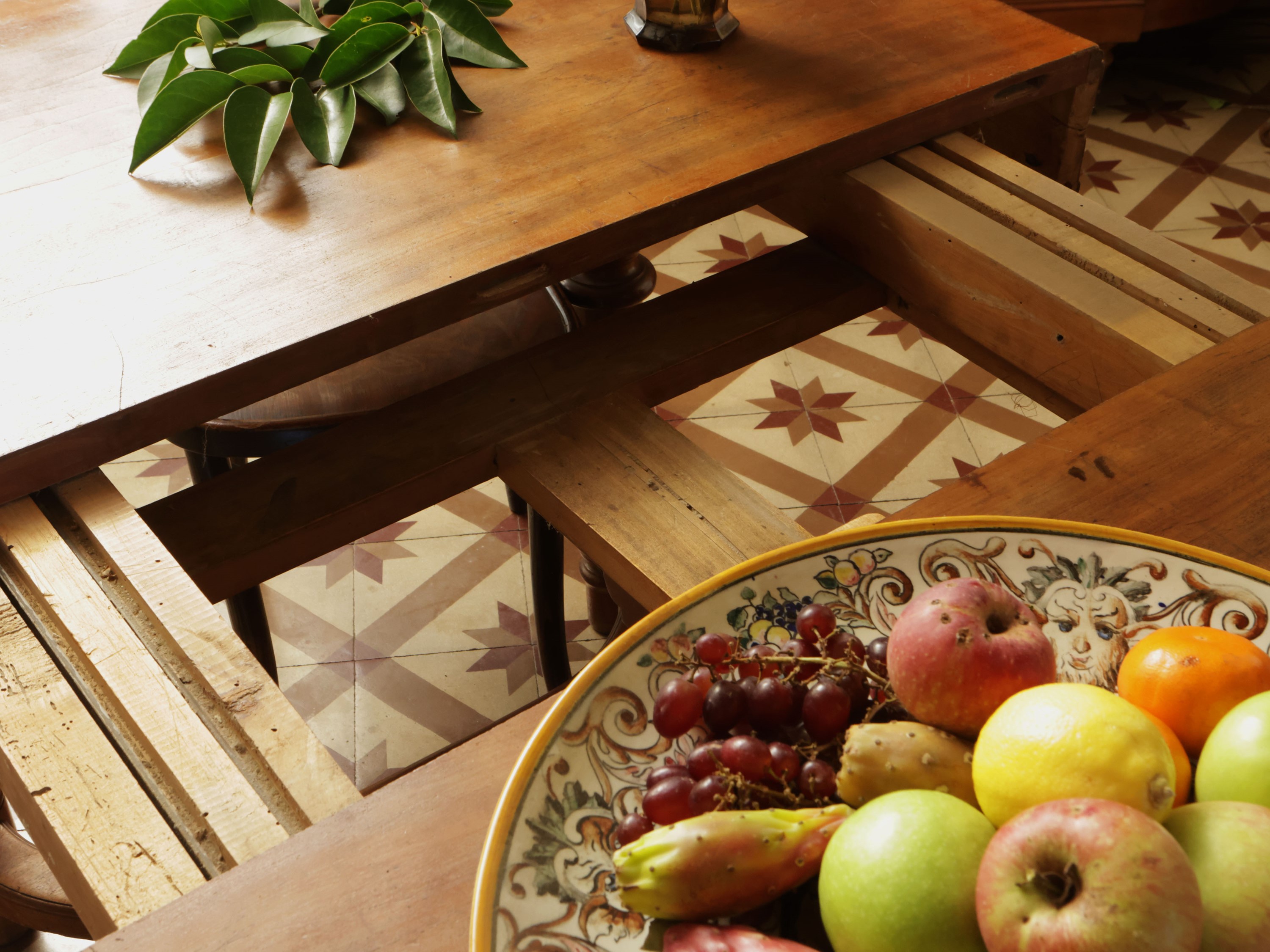 Tavolo da Pranzo Allungabile in Satinwood di Gusto Art Nouveau