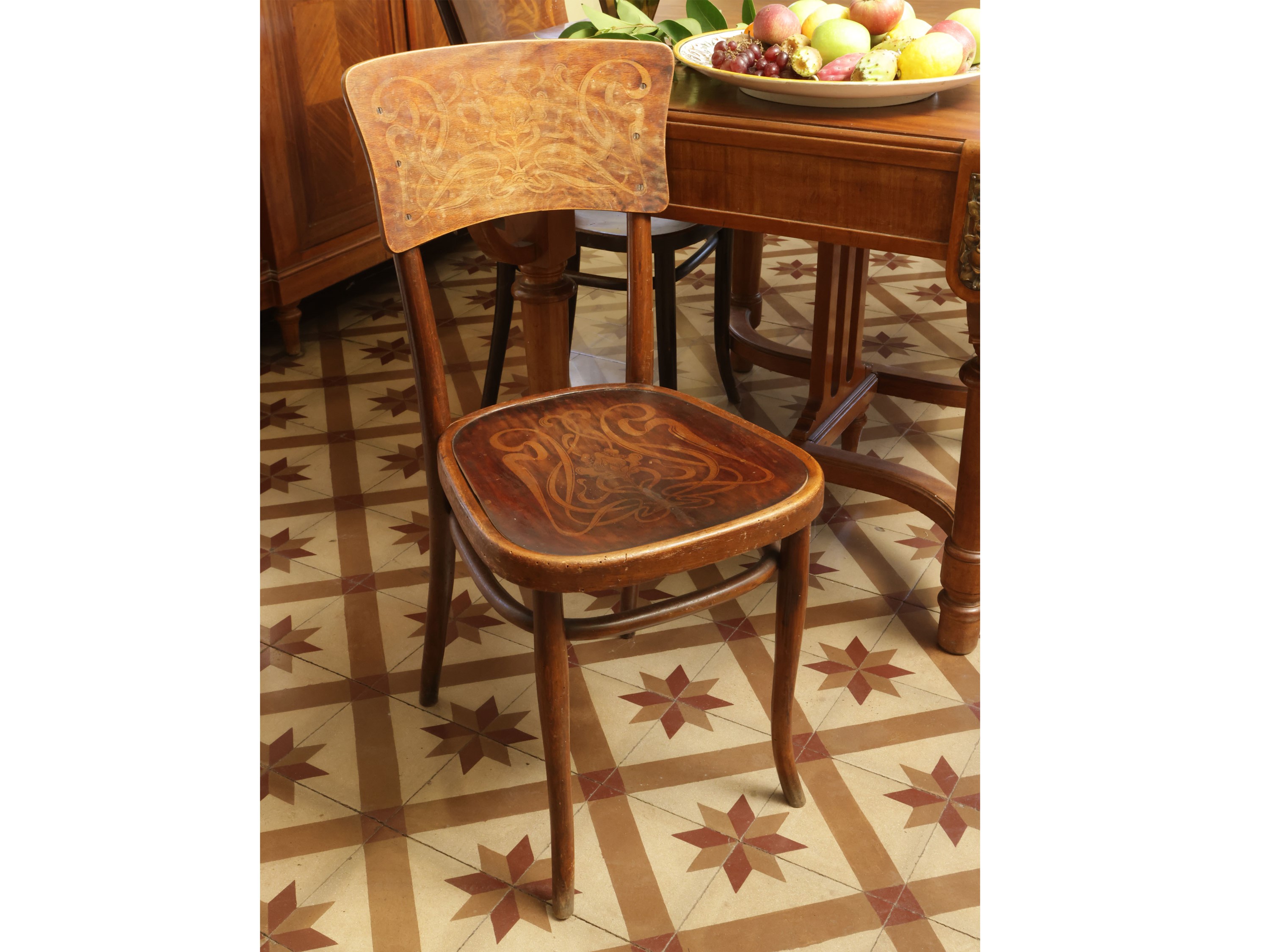 Serie di Sette Sedie in Faggio Curvato, Thonet