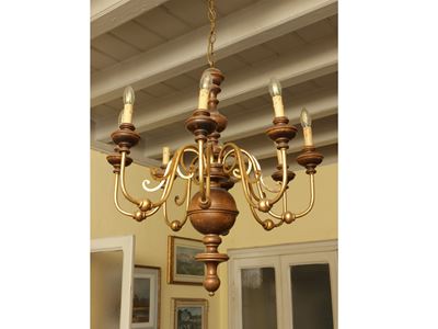 Lampadario in Noce Intagliato e Laccato