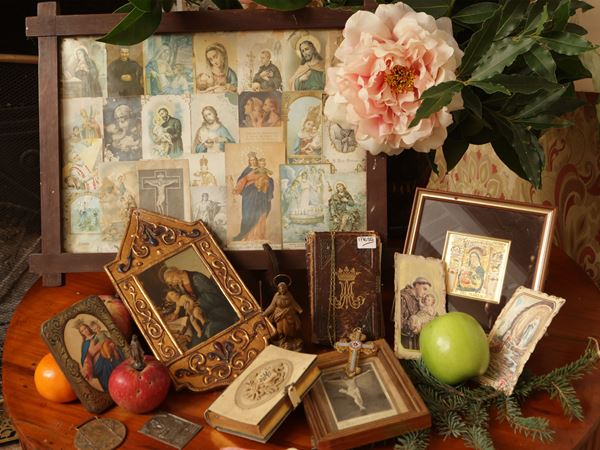 Lot of devotional curiosities
