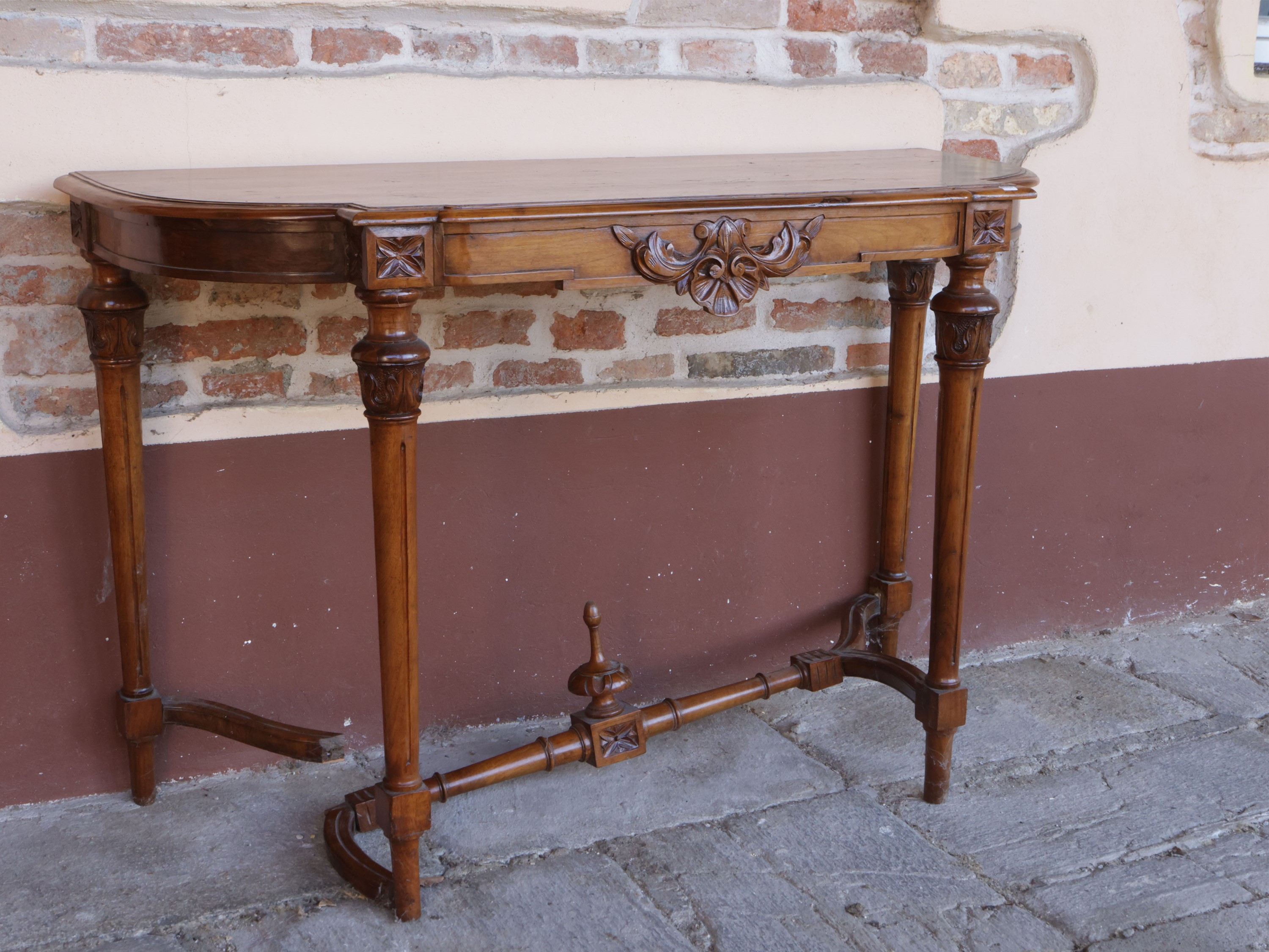 Piccola Console da Ingresso in Noce