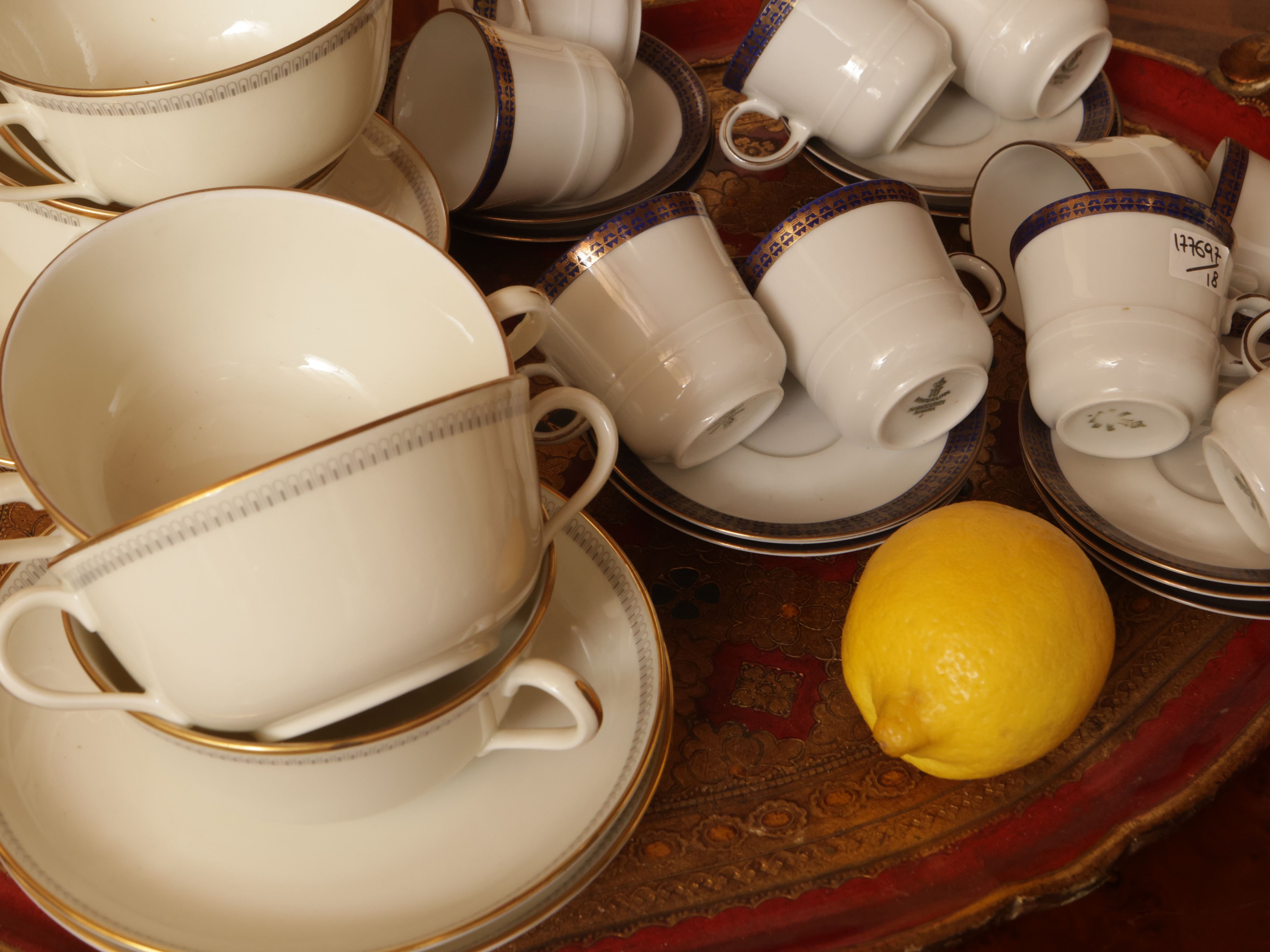 Assortimento di Tazze in Porcellana