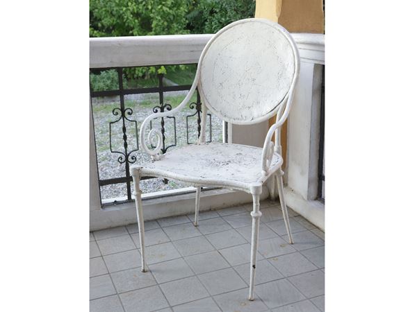 Finimento da giardino in ferro battuto