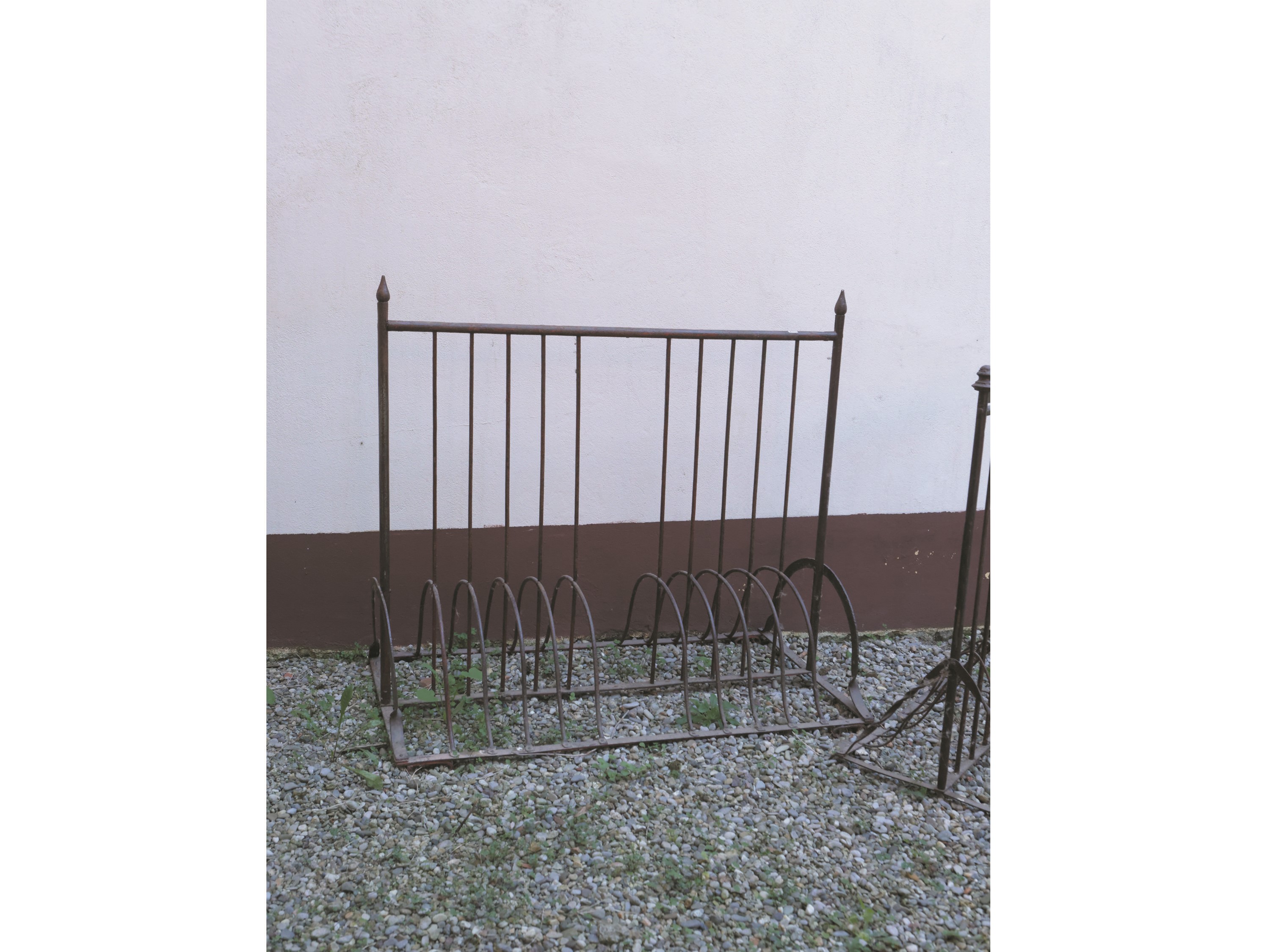 Due Rastrelliere per Biciclette in Ferro Battuto