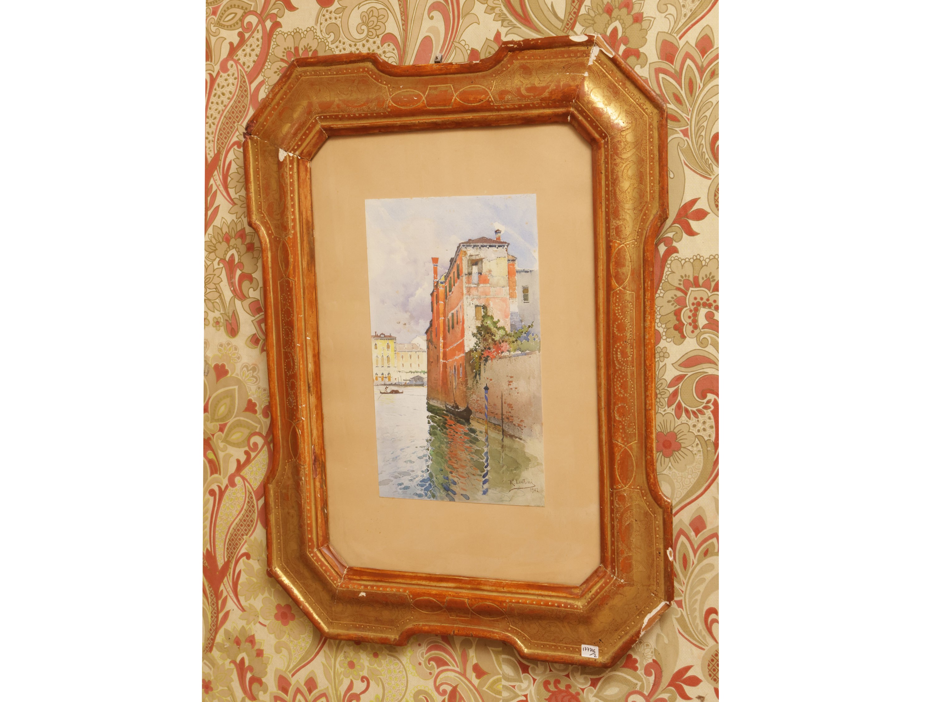 Due Cornici a Vassoio in Legno e Pastiglia Dorata
