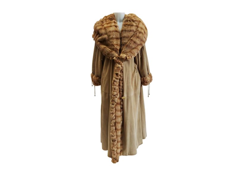 Fendi - Cappotto Scamosciato con Bordure in Pelliccia Color Miele