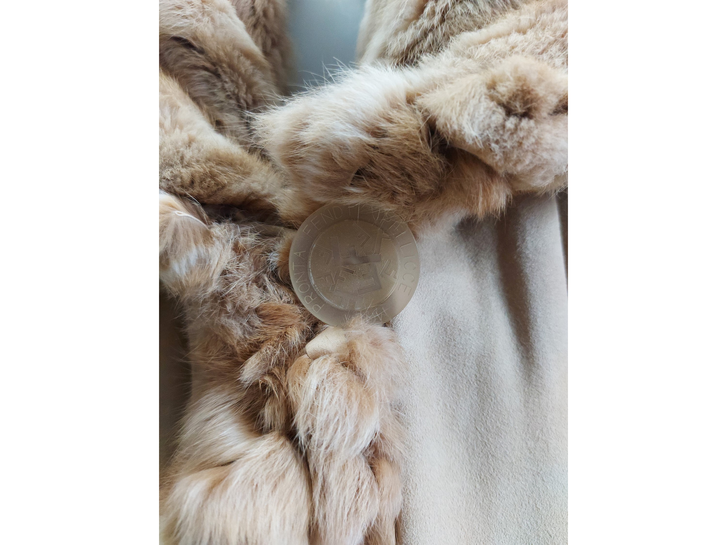 Fendi - Cappotto Scamosciato con Bordure in Pelliccia Color Miele