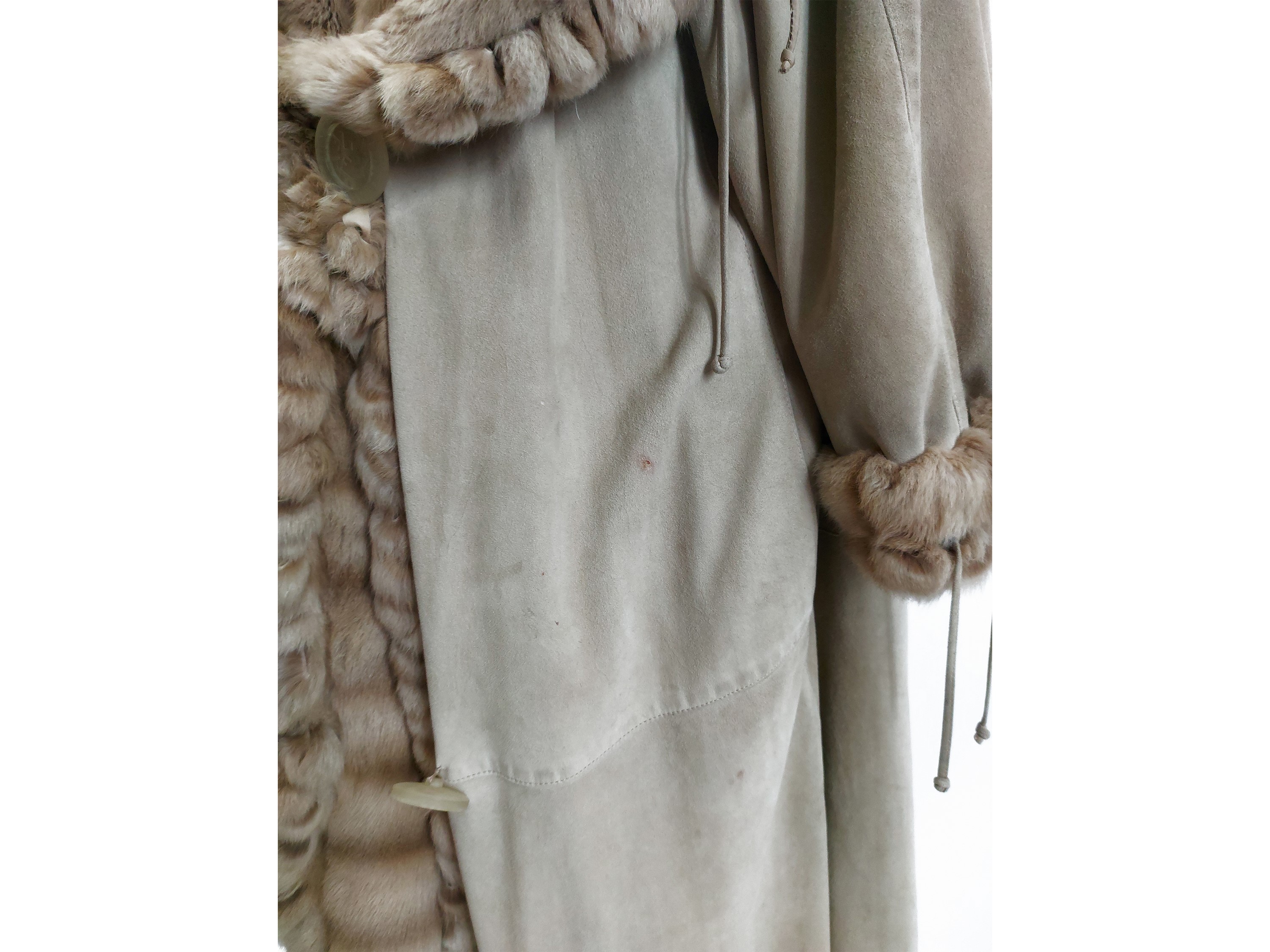 Fendi - Cappotto Scamosciato con Bordure in Pelliccia Color Miele