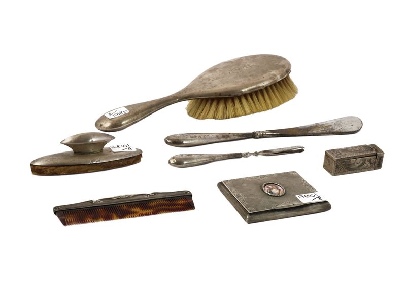Accessori da toilette in argento