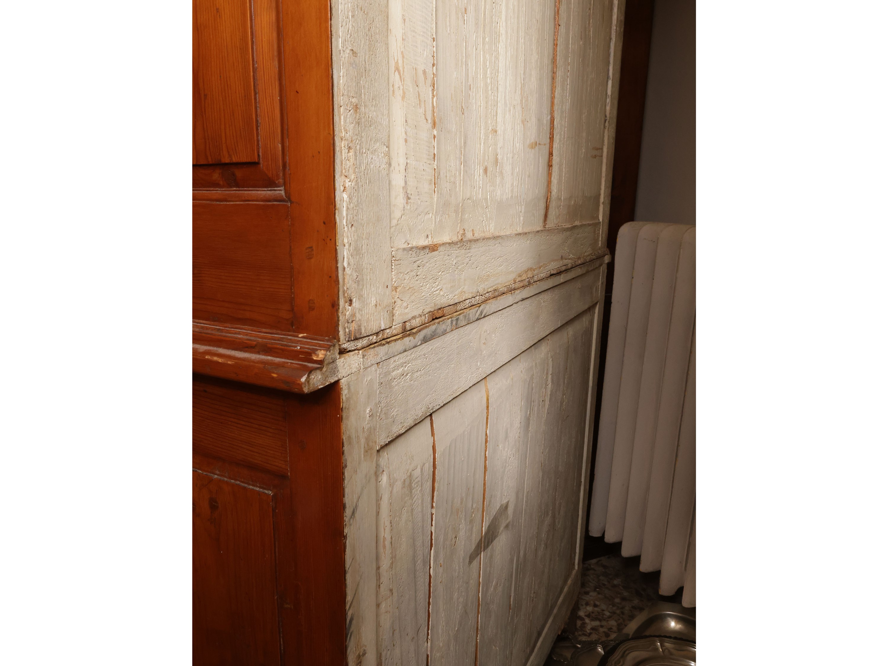 Credenza rustica, fine del XIX secolo, legno tenero