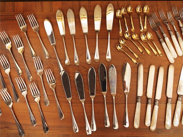Miscellany of vintage cutlery