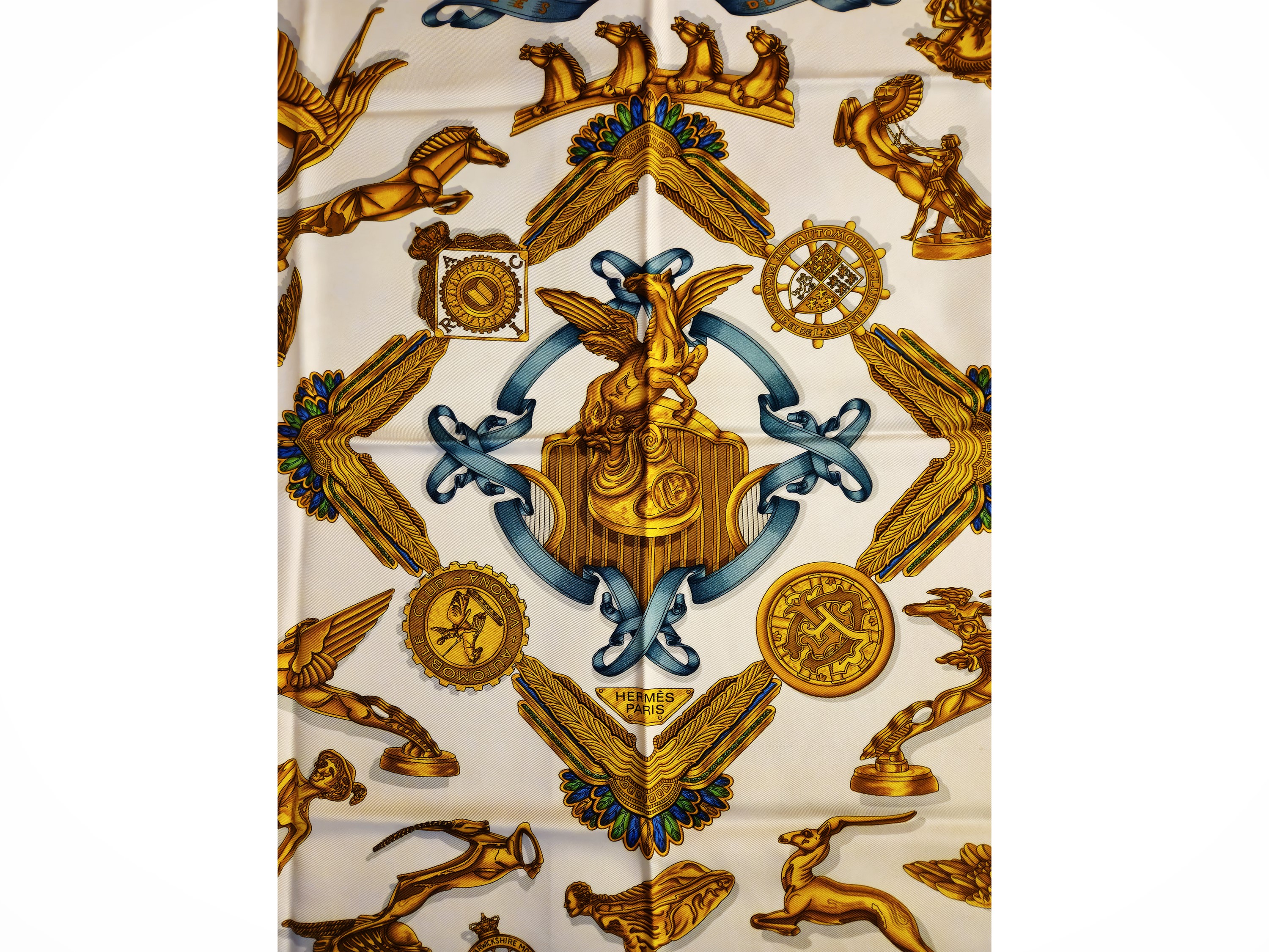 Hermès - Foulard in seta "Les parures du vent"