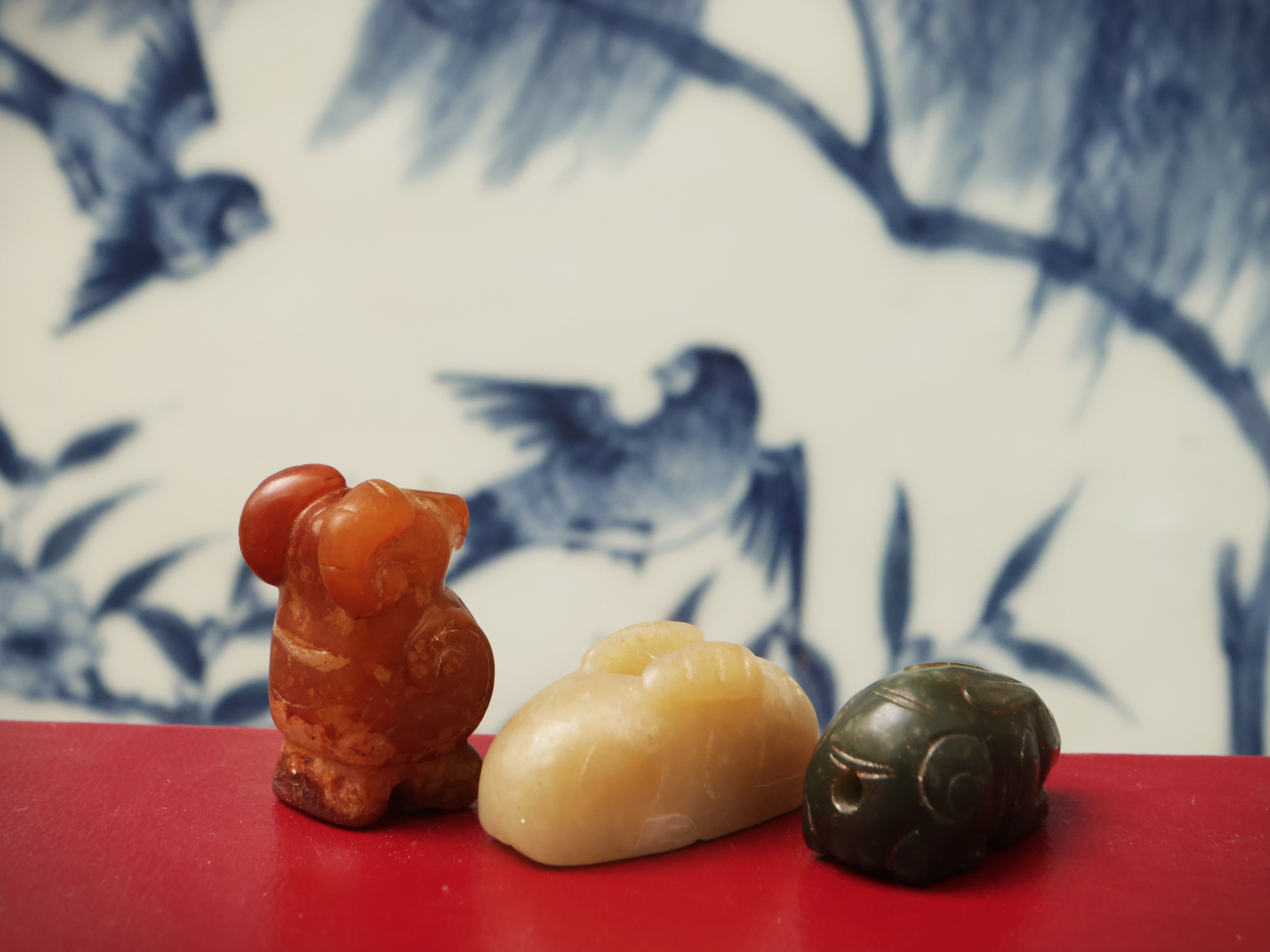 Tre piccoli intagli in giada, Cina