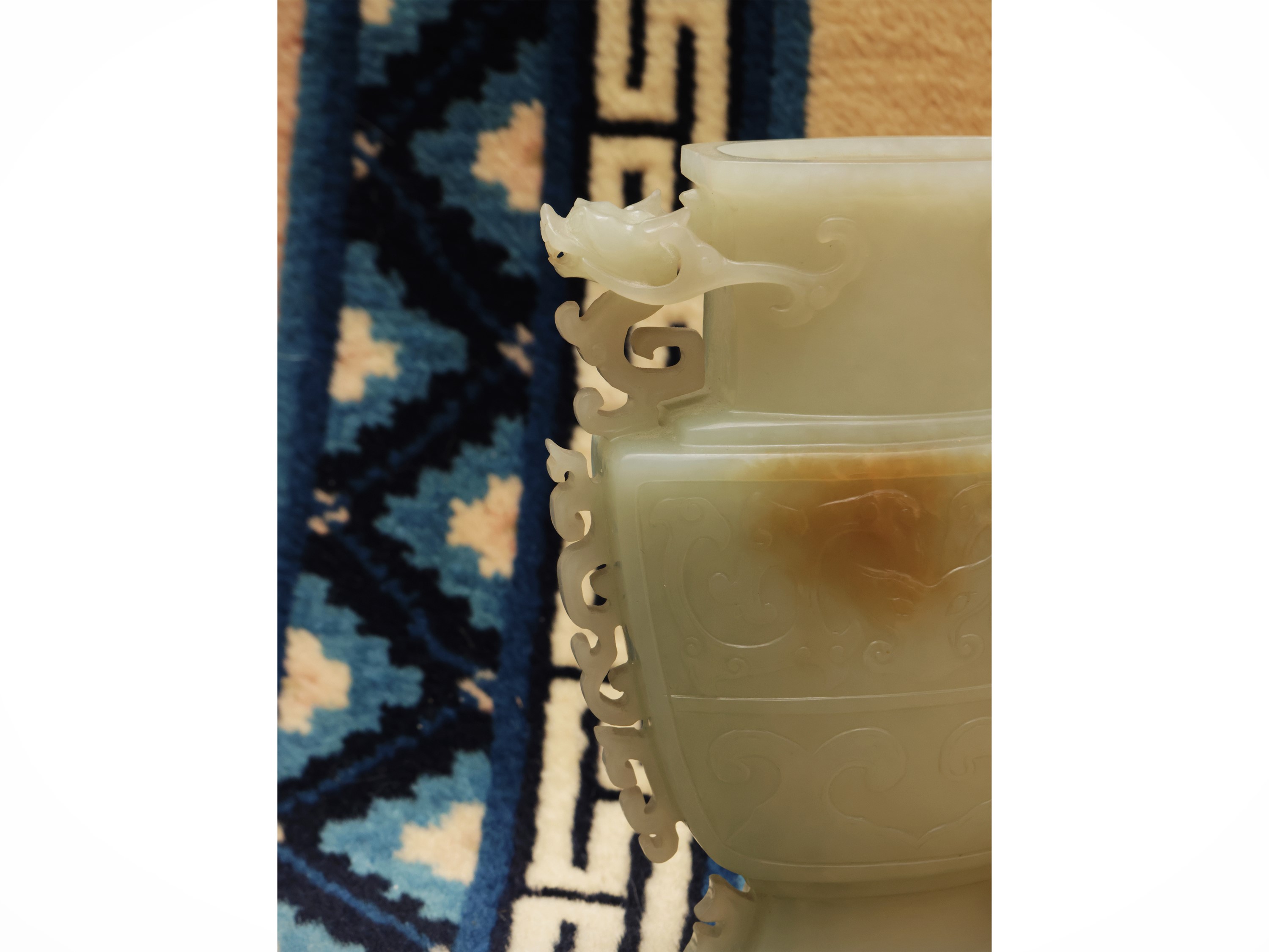 Vaso in giada a motivi taotie, Cina, sec. XVIII–XIX