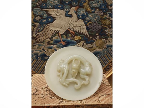 A white jade pen washer with dragon motif, China, 18th–19th century