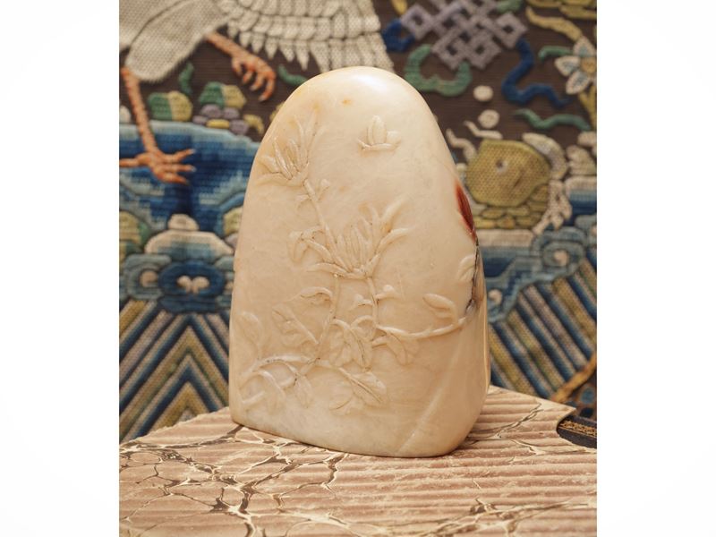 Sigillo in pietra saponaria inciso a motivo floreale, Cina, sec. XVIII–XIX