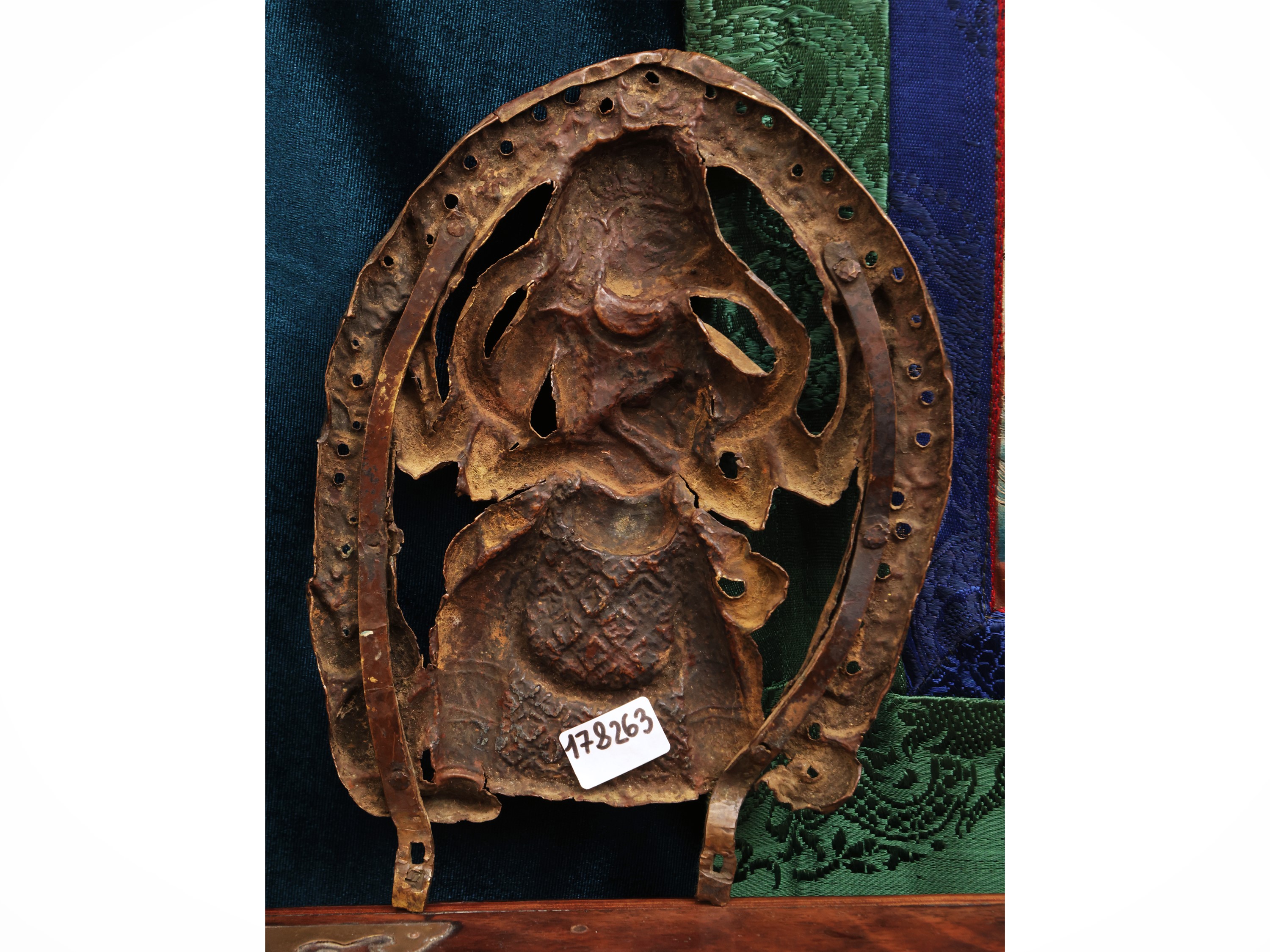 Garuda, Figura votiva in bronzo dorato e cesellato, area himalayana, XVI secolo